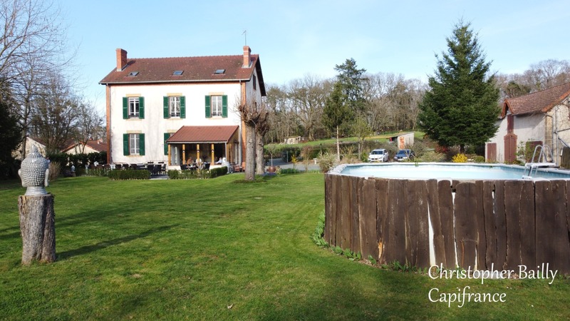 Maison de maître avec dépendances et joli parc entièrement clos