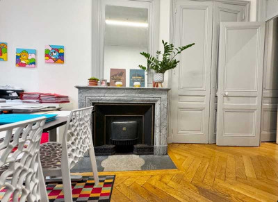 Immobilier professionnel Location Lyon 6e Arrondissement  100m² 2739€