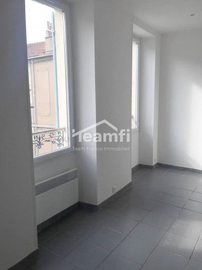 Studio 1 pièce 24 m² 