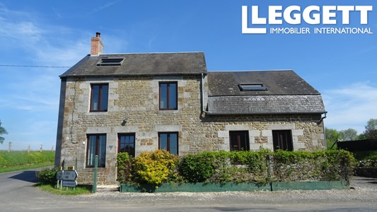 Propriété de caractère, quatre chambres au bord de la Suisse Normande, belles vues, près du Lac 