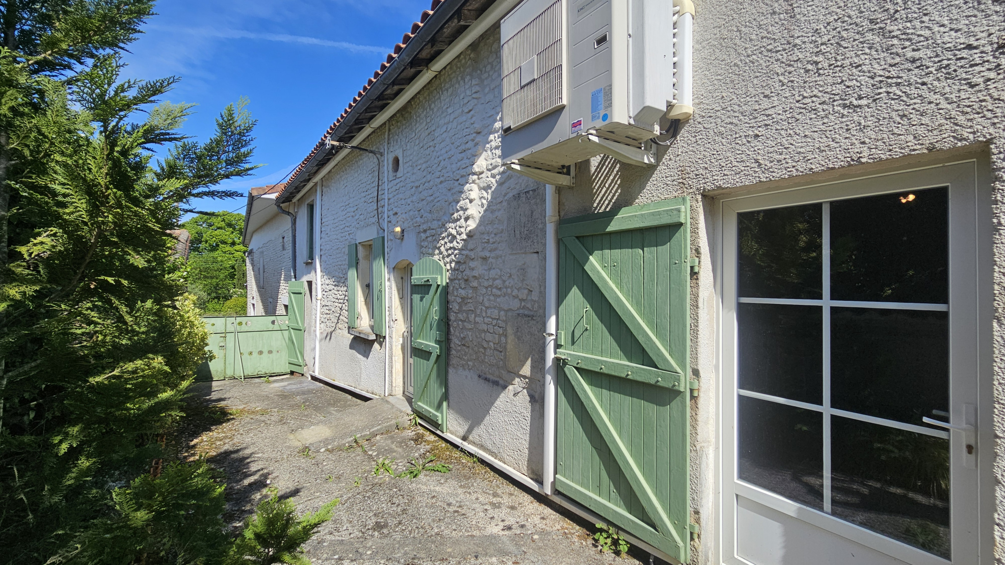 A vendre à Gimeux - Maison de village de 4 pièces - jardin e 