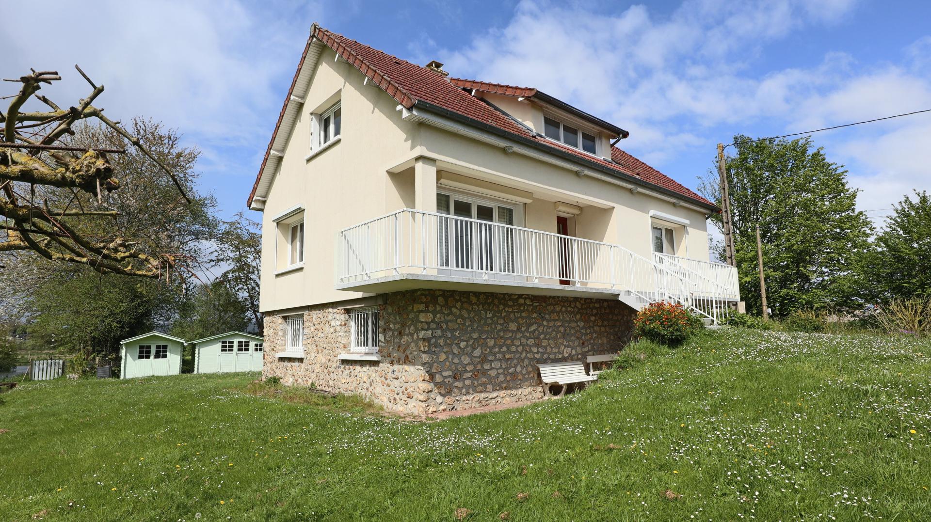 Maison 114 M², 4 chambres, bord de rivière 