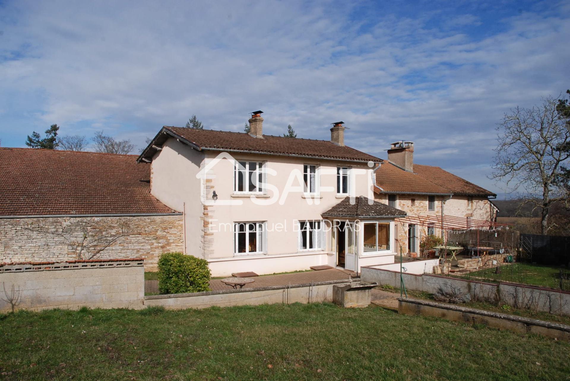 Maison de village avec 4 chambres