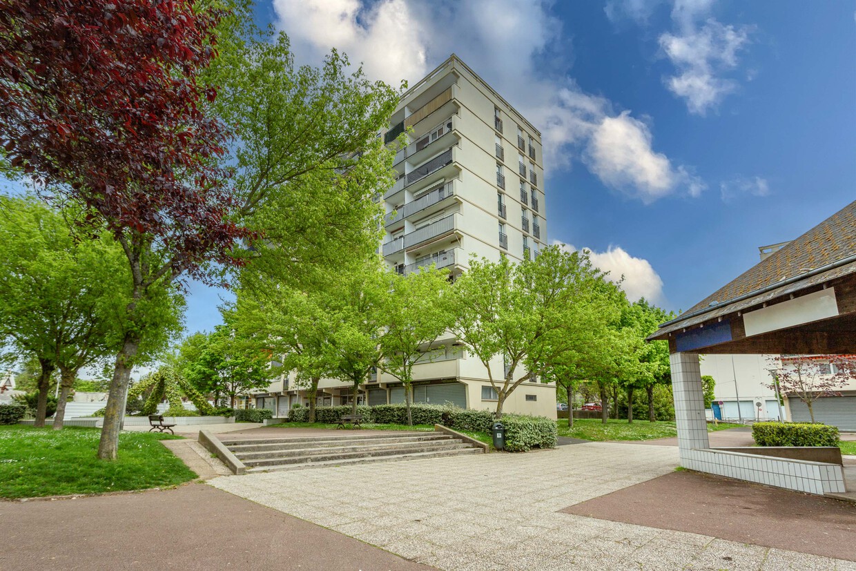 Appartement + cave + place de parking