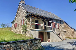 CORPS DE FERME SUR 2.5 HA - HAUTEURS VALLEE DORDOGNE