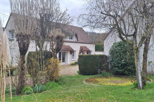 MAISON DE CAMPAGNE , AU CALME, 4 CHAMBRES AVEC GRANGE DE 45M