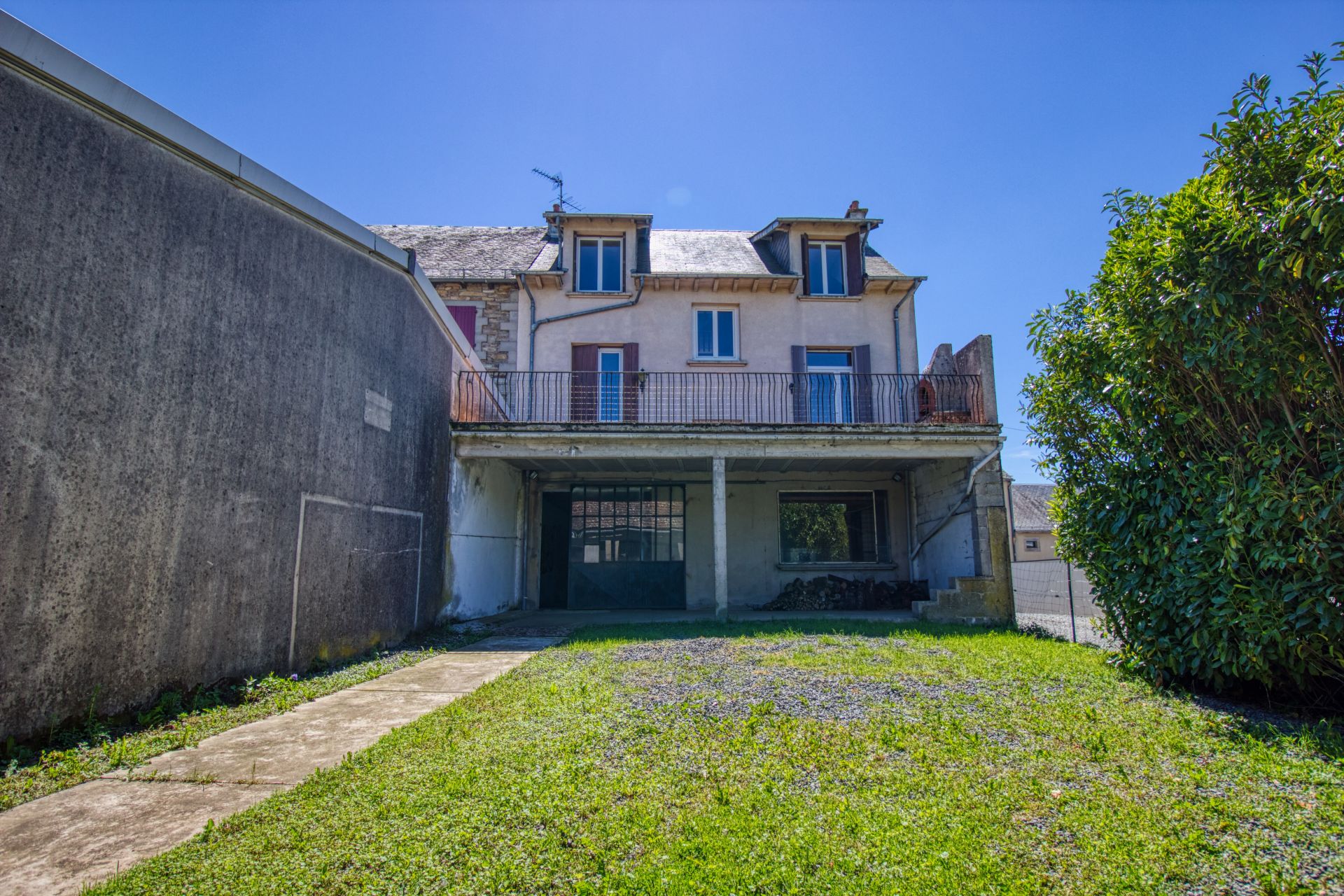 Grande maison de village à restaurer à Réquista (154 m²) 