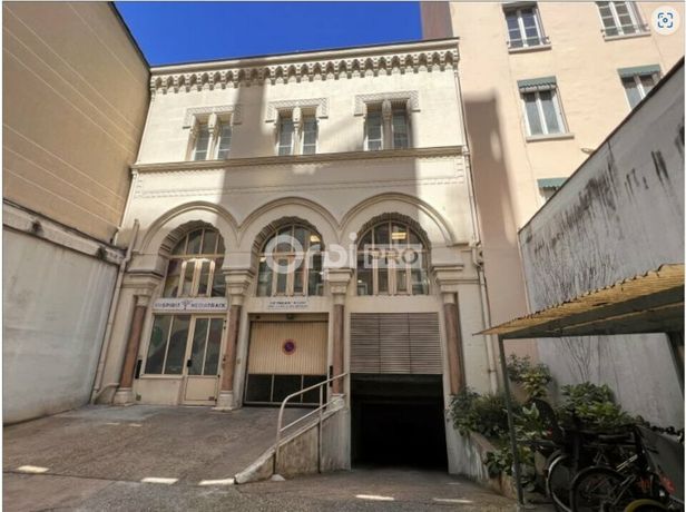 Immobilier professionnel Location Lyon 2e Arrondissement  828m² 14216€