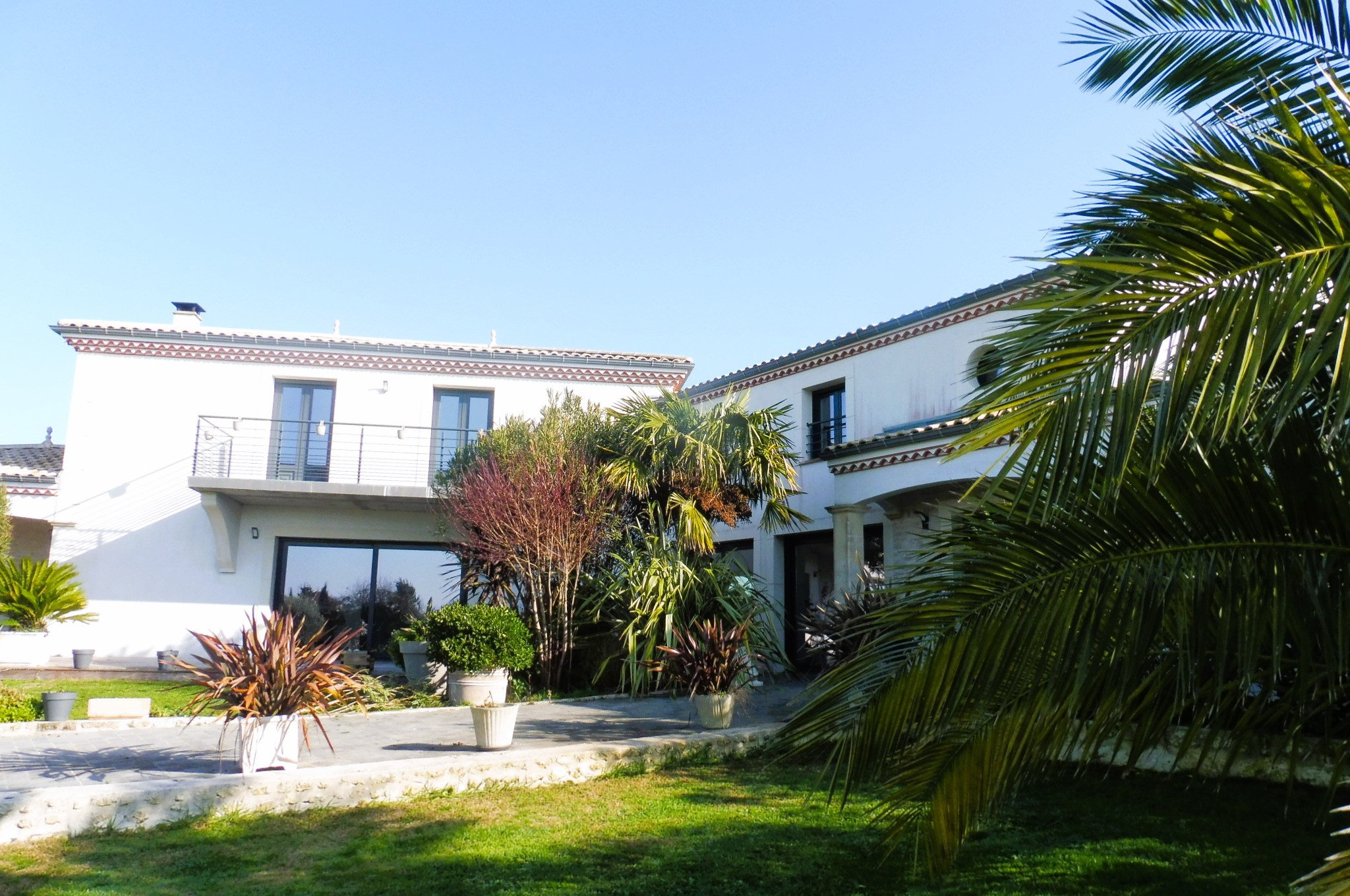 SUPERBE VILLA  A LA VUE DEGAGEE SUR L'ESTUAIRE  