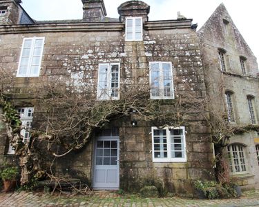 Un emplacement stratégique pour ce local commercial, à locronan