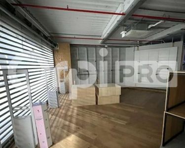 Local commercial 367 m²