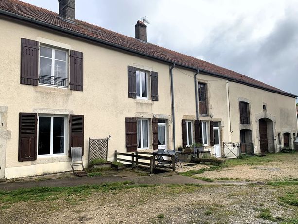 Ferme 9 pièces 203 m²