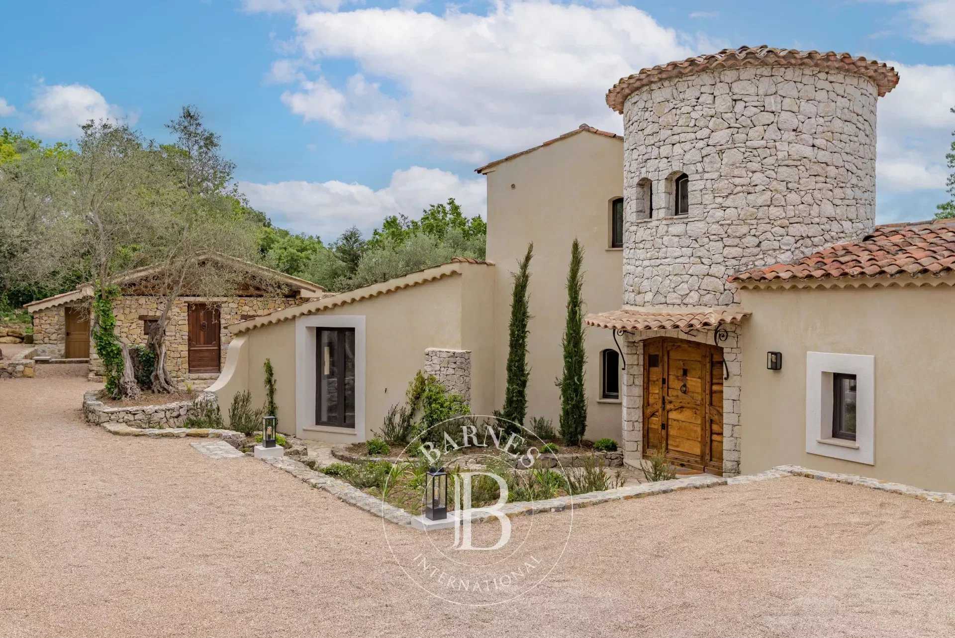 2 mn du village de Valbonne - Villa familiale avec maison d'amis - 5 chambres