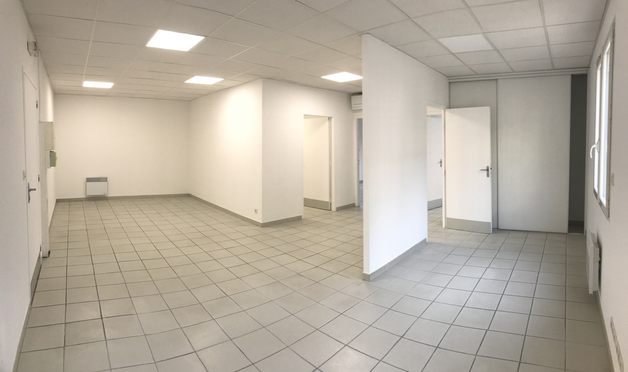 Vente Local Professionnel de 85m2 en Rez de chaussée avec pa