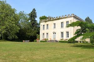 Château Historique, +1ha, Piscine, Environnement Calme - Confolens