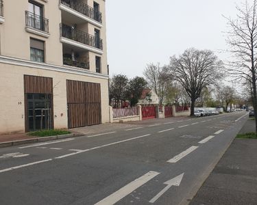 Place de parking centre de Châtillon