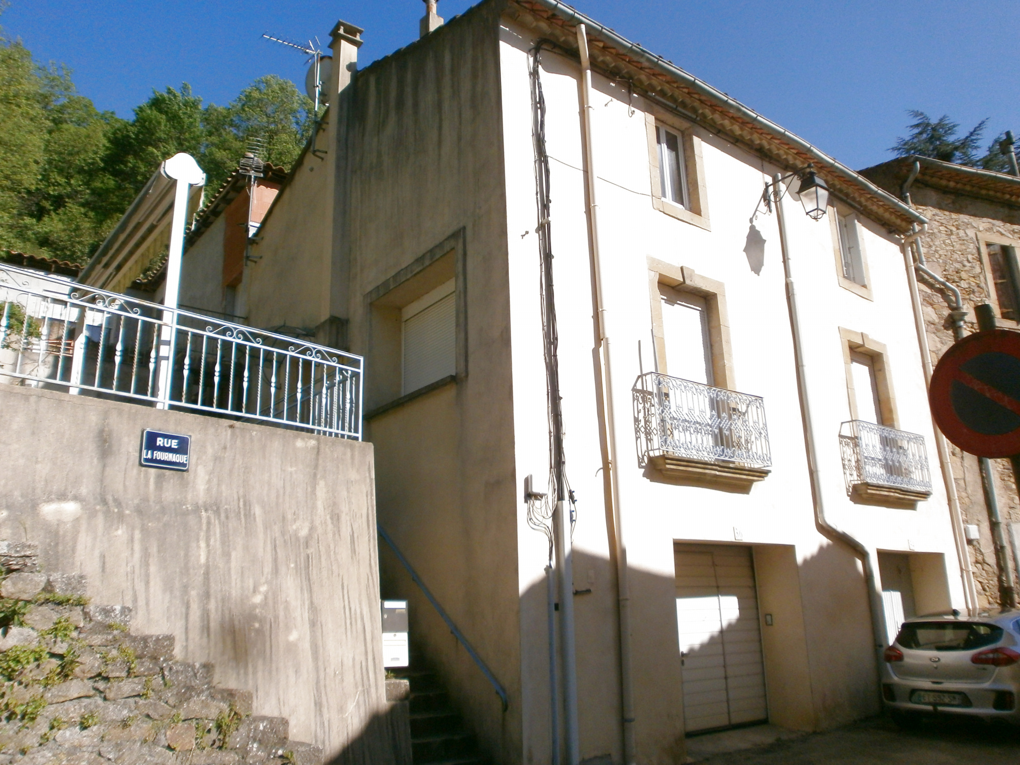 Grand Appartement avec terrasse et garage.