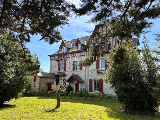 Elégant manoir de style Anglo-normand, proche des plages, à vend