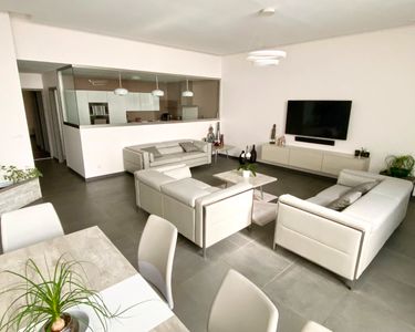A vendre appartement, 148 m² entièrement meublé, climatisé 