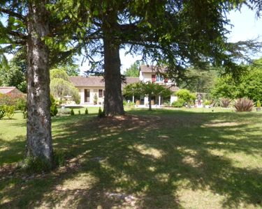 House and gite for sale in 1.5 hectares