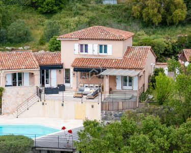 Villa 6 pièces 142 m²