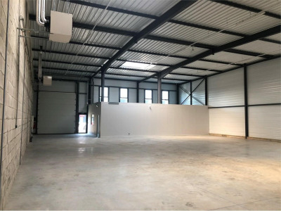 Local commercial 373 m²