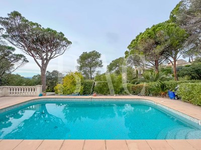 Saint-Raphaël, jolie villa située à deux pas des Golfs.