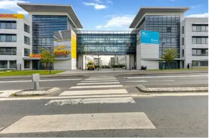 Bureaux climatisés et certifiés HQE et BREEAM Very Good à louer au pied du RER B