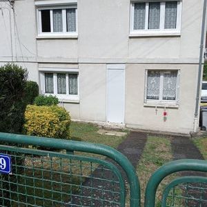 MAISON 4 pieces de 82M2 ,