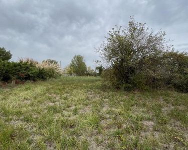 Terrain 16 700 m² Saint Louis De Montferrand