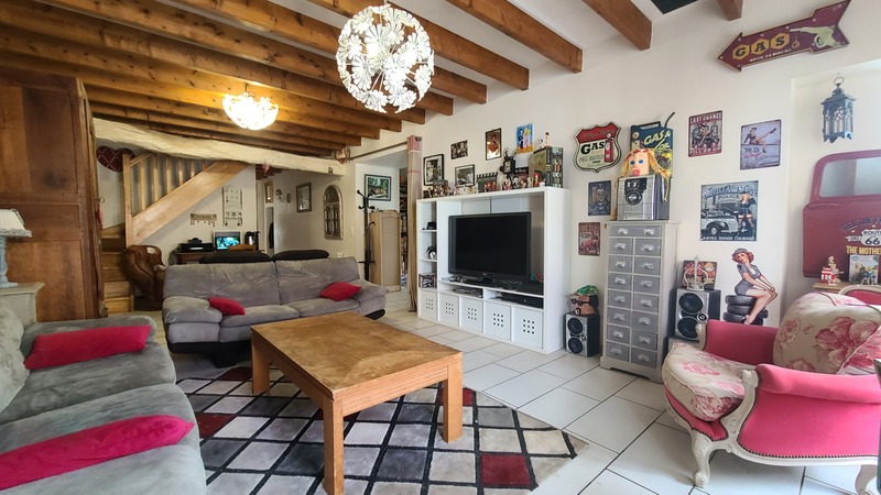 à vendre proche de MATHA maison de 228 m² 4 chambres - Terrain de 534  m²