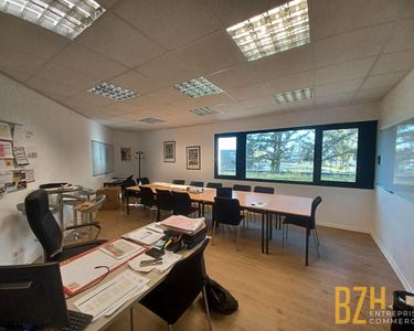 Bureaux 130 m² LORIENT 