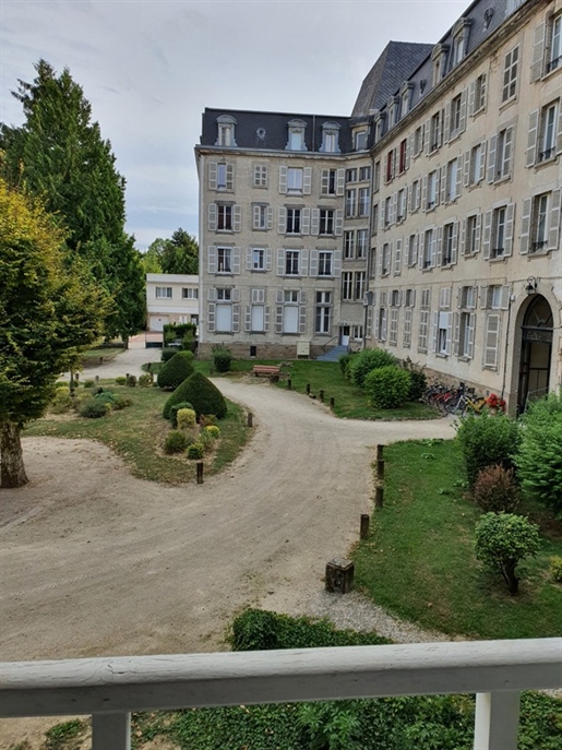 Dpt Vosges (88), à vendre Vittel ensemble 2 studios meublés et équipés secteur Parc et The