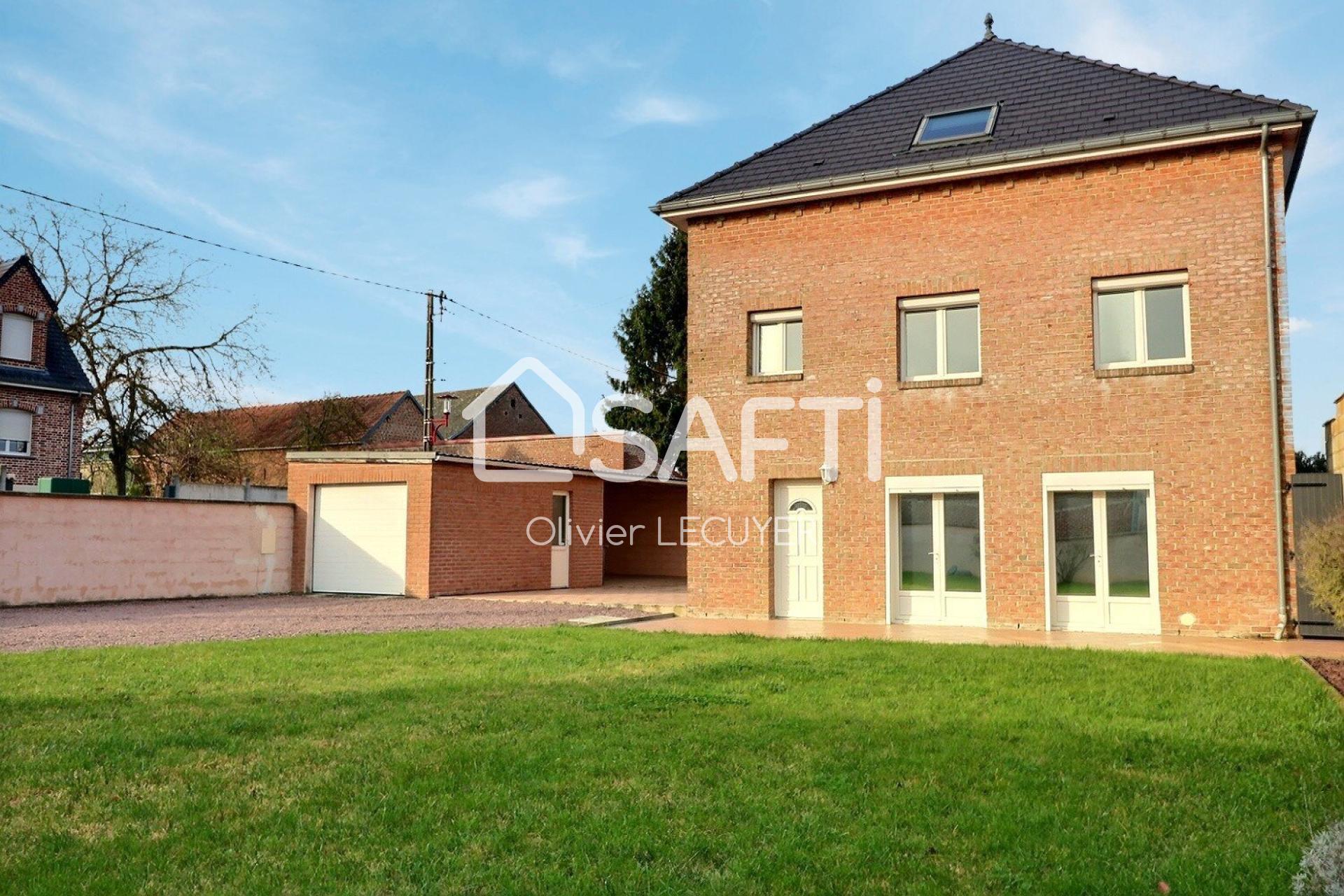 Au calme, maison de type contemporaine à poser ses valises, avec jardin clos limité en entretien, 