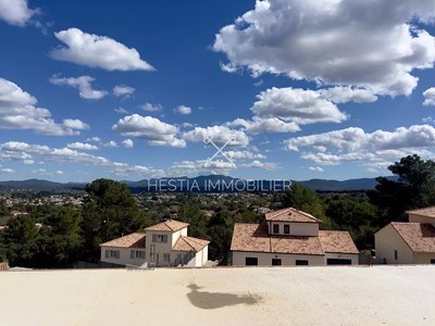 Terrain situé à Saint Maximin (83470)