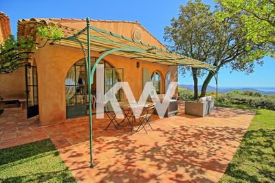 Maison avec vue sur le Golfe de SAINT-TROPEZ