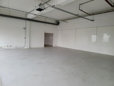 Local commercial 719 m²