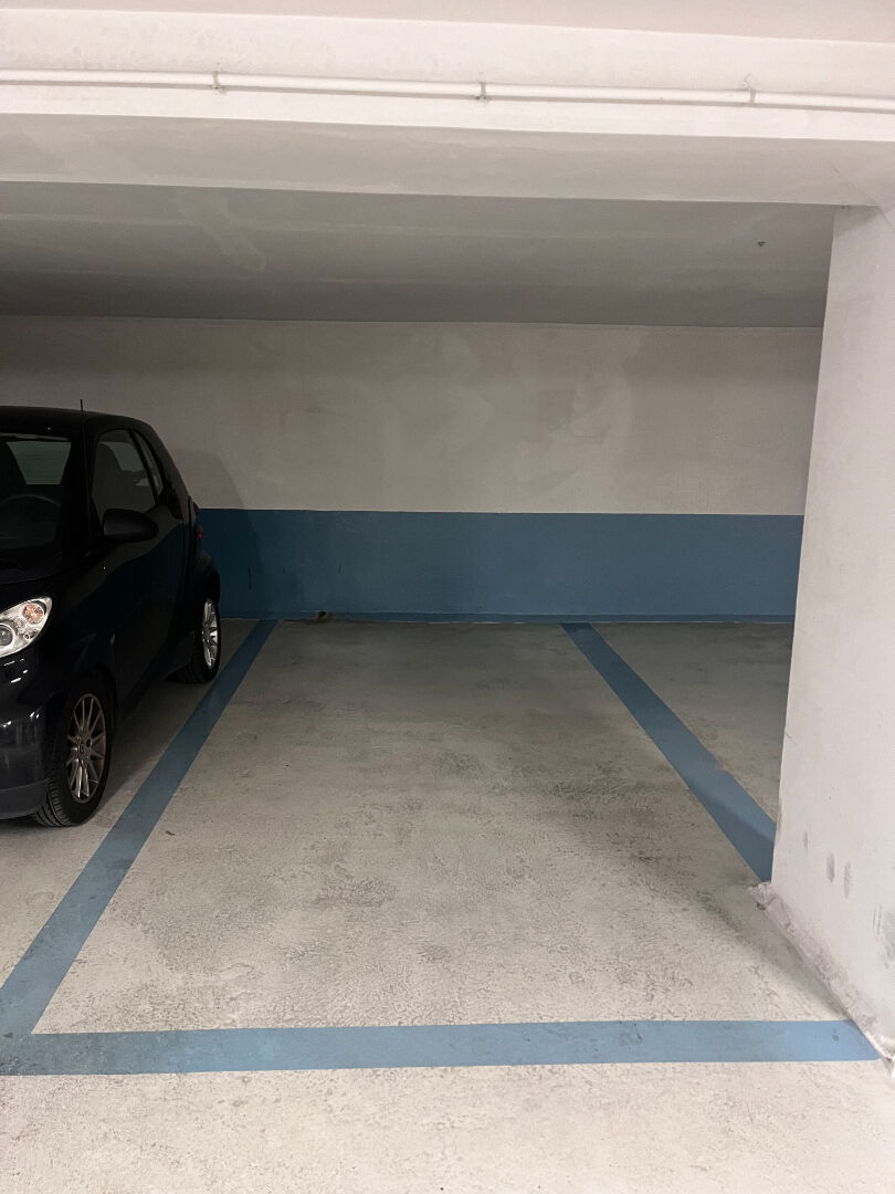 Parking - Garage Location Clichy  10m² 105€