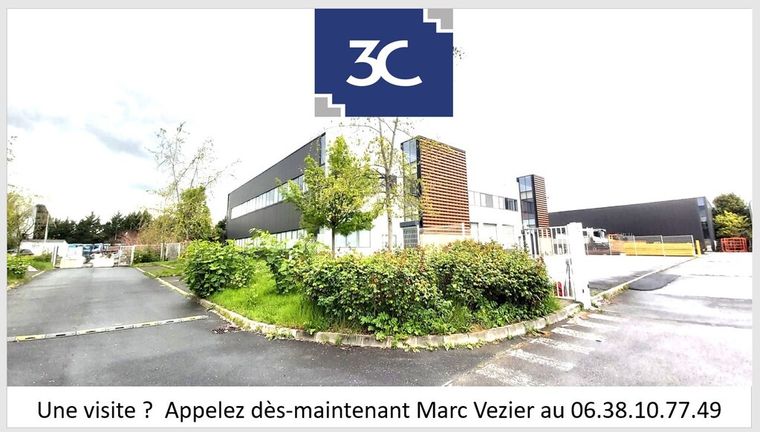 Immobilier professionnel Location Stains  1593m² 16594€