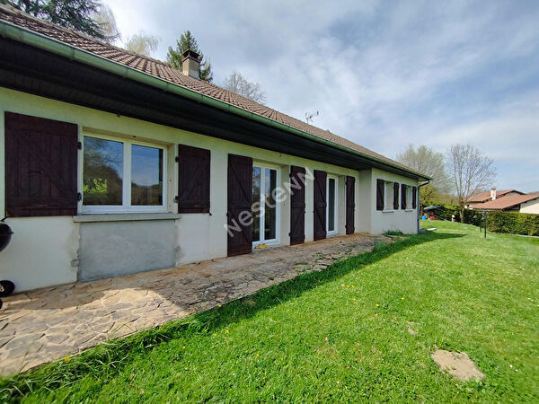 Les Eparre - Maison de plain-pied de 118 m2 avec dependance sur 4895 m2 de terrain