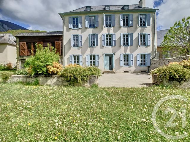 Maison 10 pièces 425 m² 