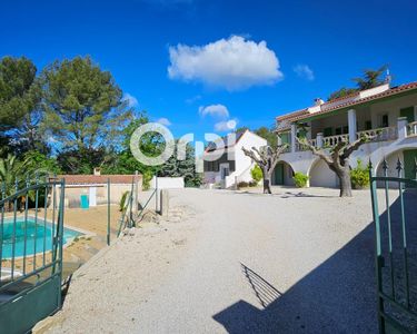 Villa 9 pièces 300 m²