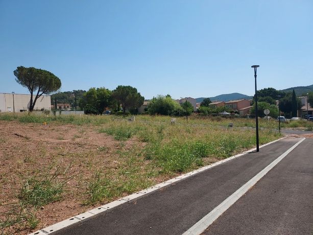 Terrain 370 m² 