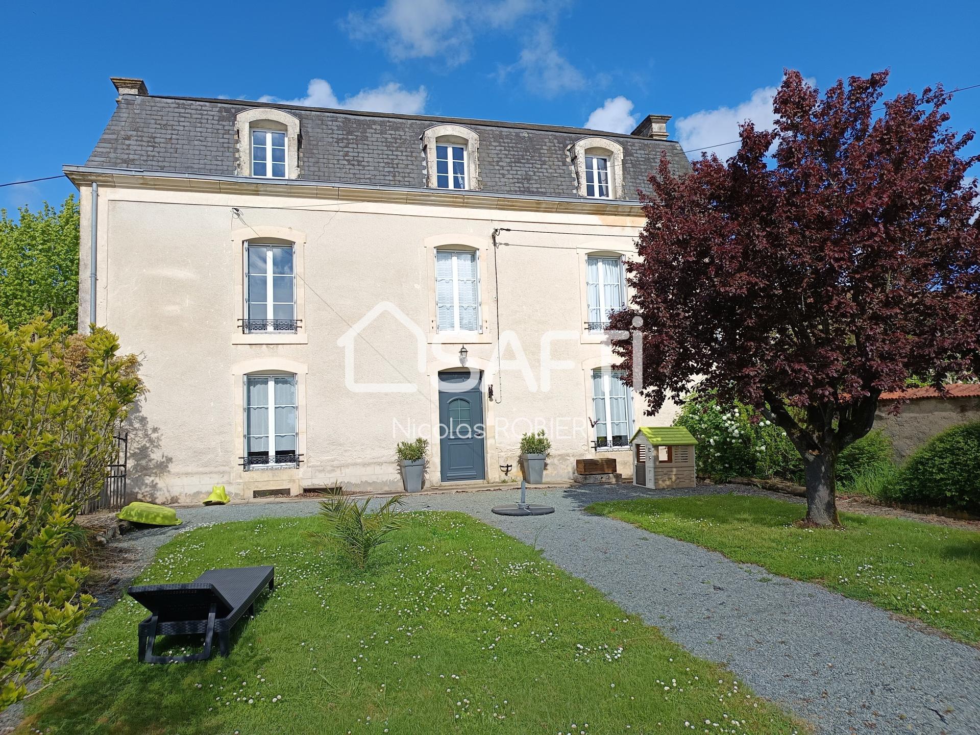 Maison de Maître dans un environnement verdoyant ! 