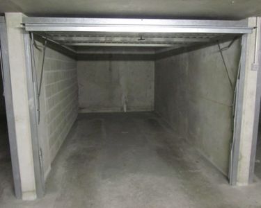 Garage, box, parking, stationnement fermé en sous sol