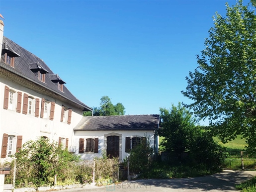 Une ferme au calme avec vue sur les Pyrénées 