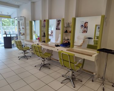 Fond de commerce Salon de coiffure 66 m² St Sulpice et Cameyrac