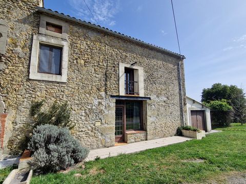 Maison en pierre avec jardin et garage sur 835 m² 