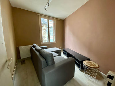 MAISON DE BOURG - MEUBLE - 1 CHAMBRE - 30m²