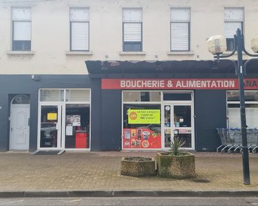 Local local commercial centre pont de cheruy